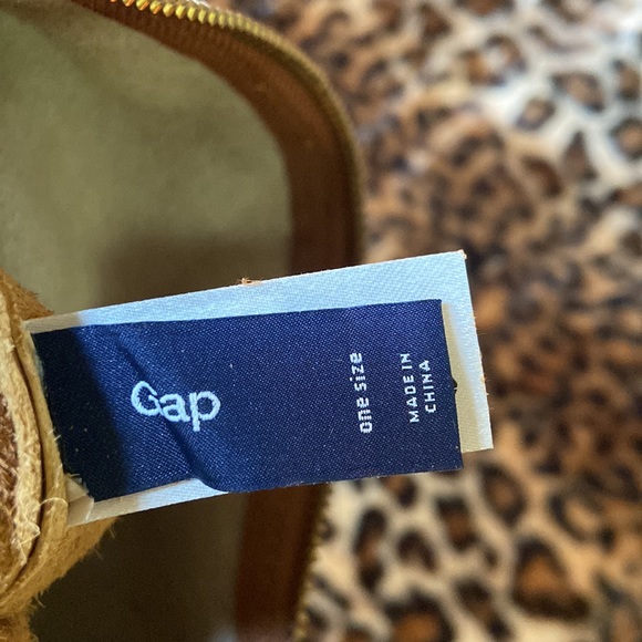 Super cute leather fold over pouch. - Picture 5 of 7